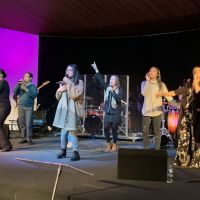 Worship in the Wednesday night session